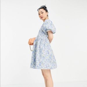 Mini Smock dress with Puff Sleeves in Blue Floral